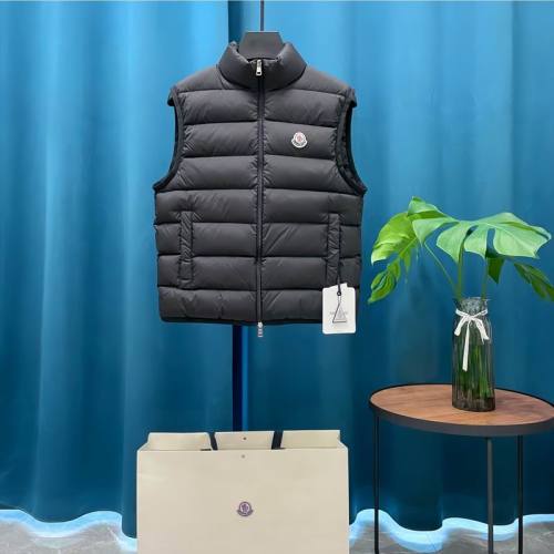 Moncler Down Vest men-177