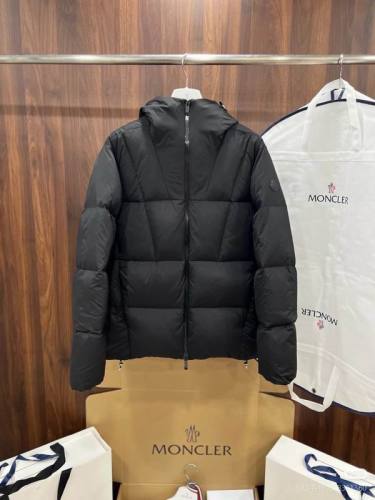 Moncler Down Coat men-2241