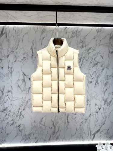 Moncler Down Vest men-210