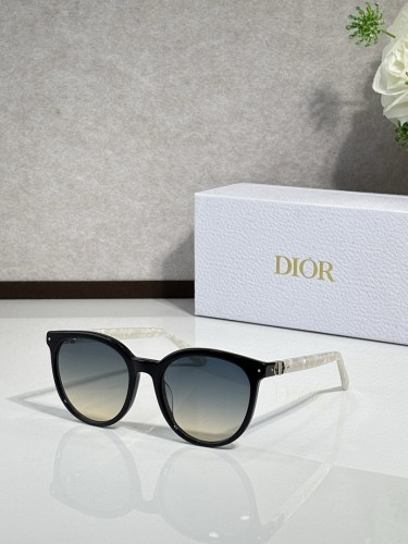 Dior Sunglasses AAAA-4420