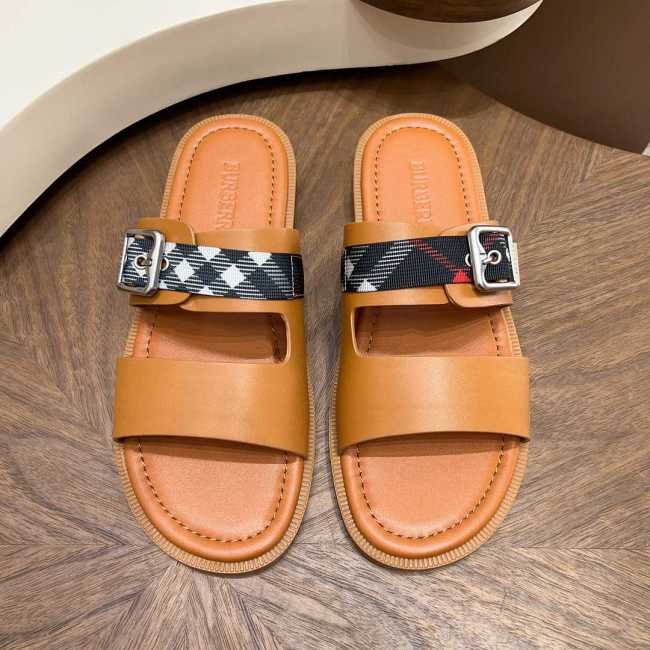Burberry men slippers AAA-099