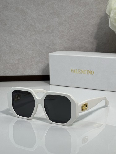 V Sunglasses AAAA-702
