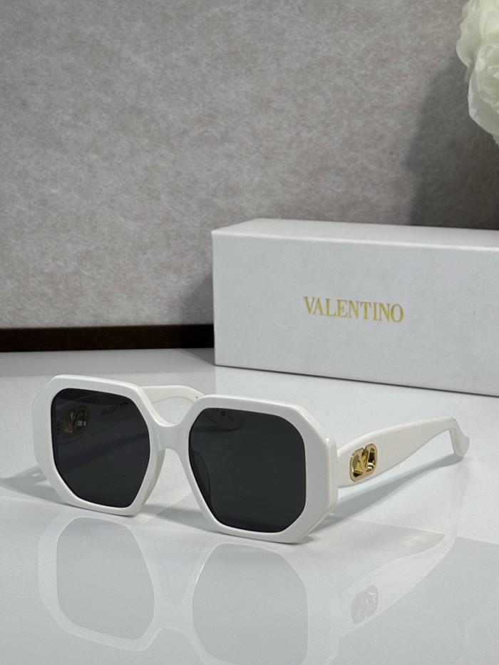 V Sunglasses AAAA-702