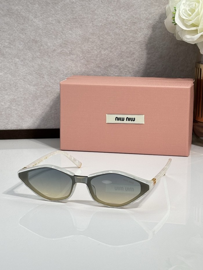 Miu Miu Sunglasses AAAA-3380