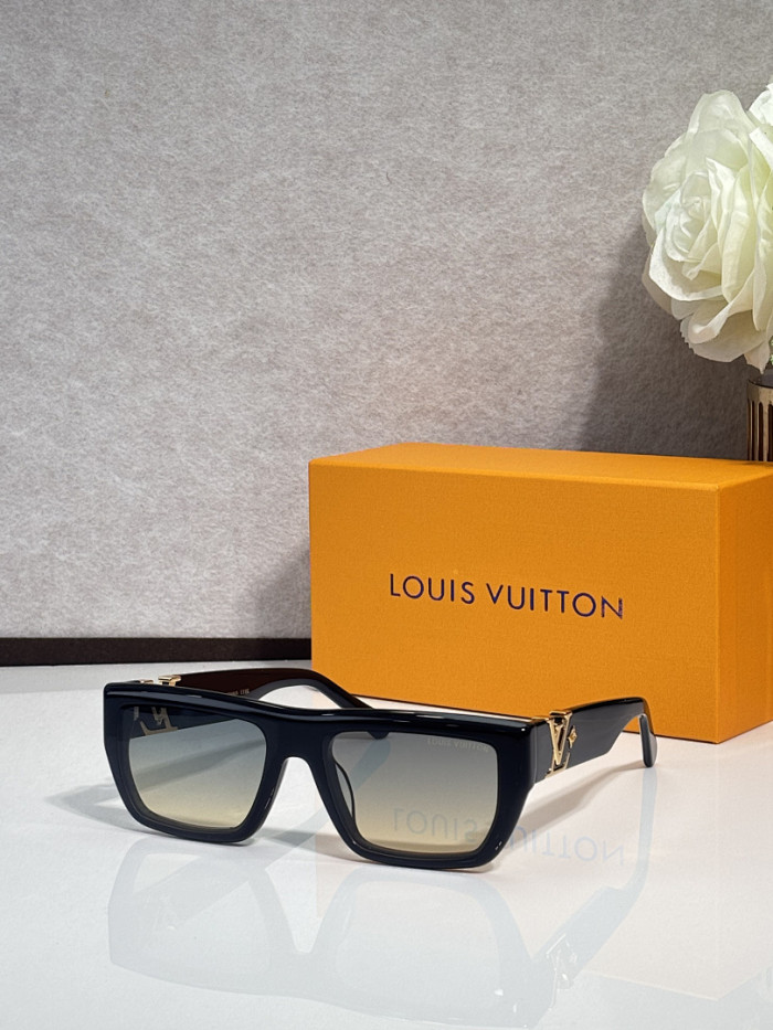 LV Sunglasses AAAA-7807