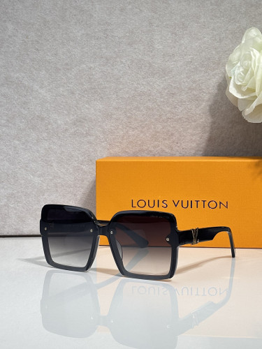 LV Sunglasses AAAA-7808