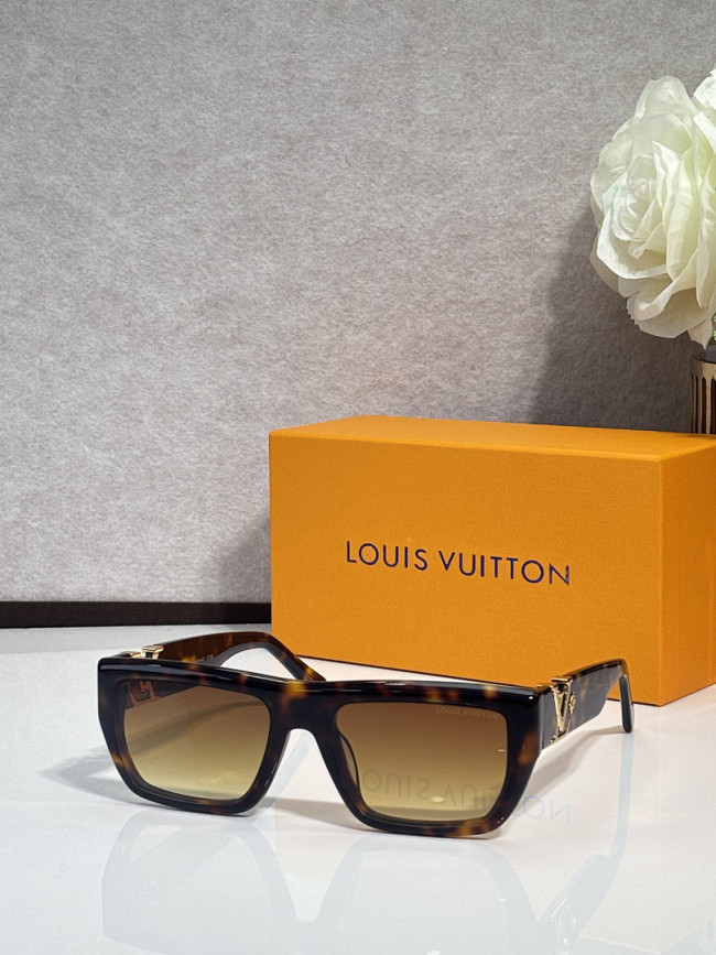 LV Sunglasses AAAA-7804