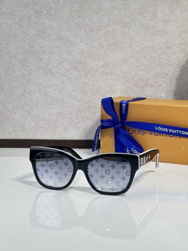 LV Sunglasses AAAA-7569