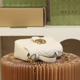 Gucci 𝐌𝐚𝐫𝐦𝐨𝐧𝐭 𝐌𝐢𝐧𝐢 バッグ メッセンジャーバッグ
