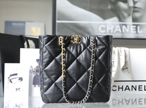 Chanel ショッピングバッグ ブラック