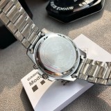 カシオのスタイリッシュな腕時計男女の腕時計 文字板直径：44 mm文字板厚さ：14.8 mm