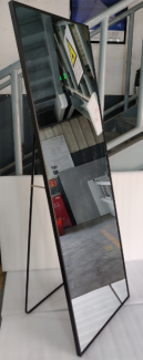 STANDINGMIRRORBLACK