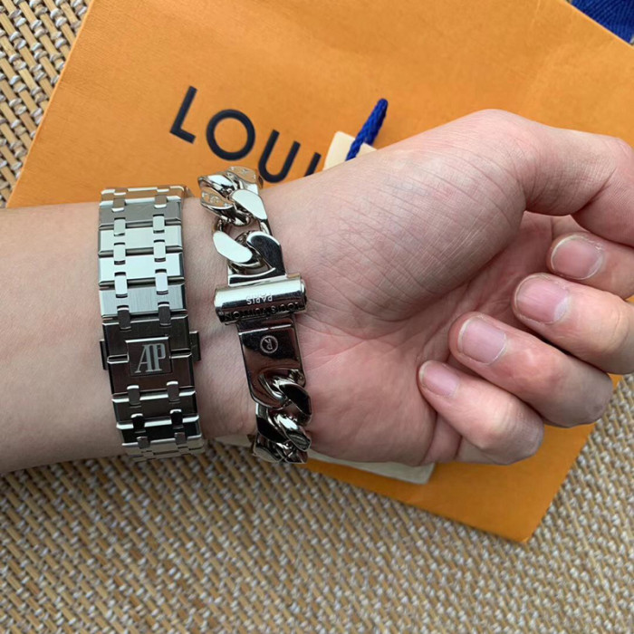 LV chan links silvery metal Bracelet FZXL025