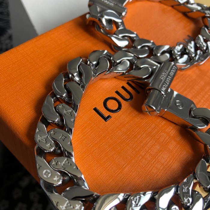 LV chan links silvery metal Bracelet FZXL025