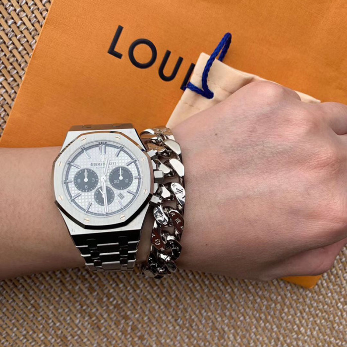 LV chan links silvery metal Bracelet FZXL025