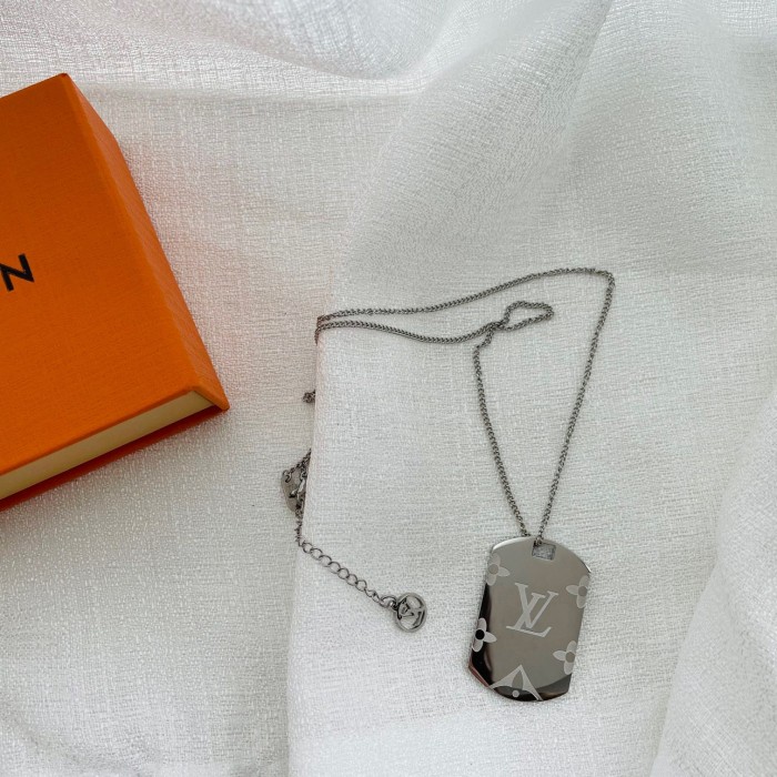 LV Leather stitching military nameplate Necklace FZXL029