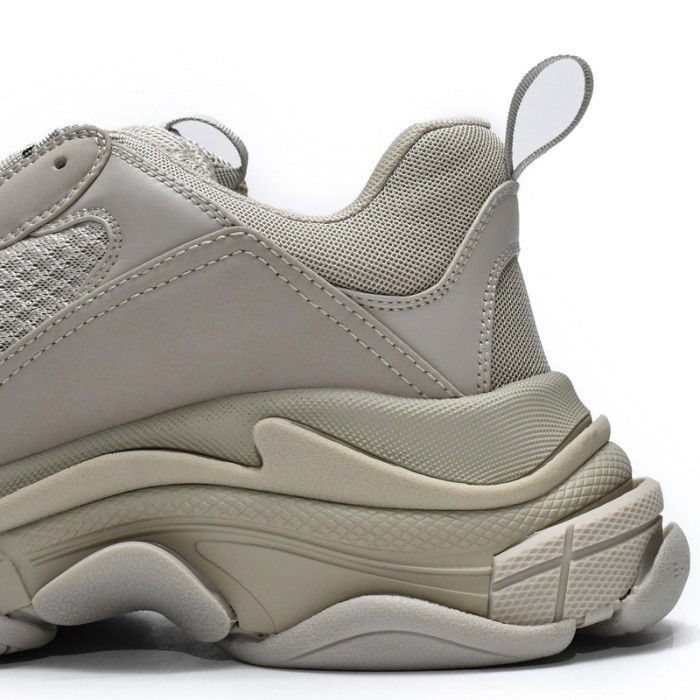 Balenciaga Triple S Rice Ash 534737 W2FW1 9700 FZXZ017