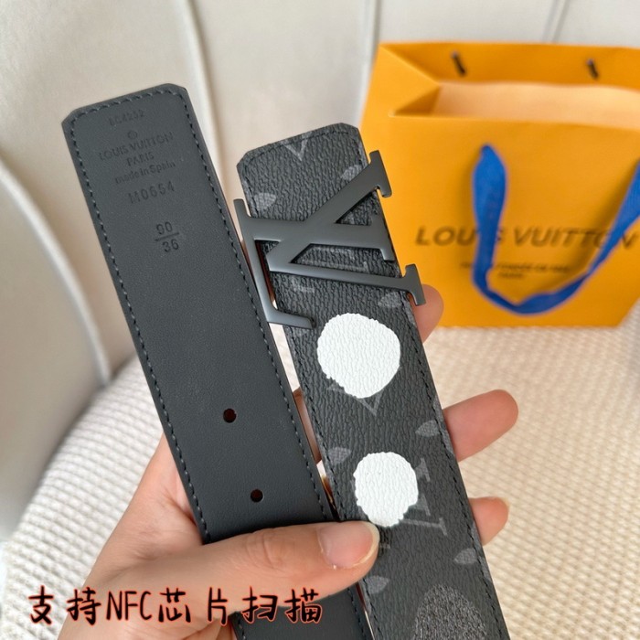 LV x YK LV INITIALES 40MM REVERSIBLE BELT FZYD002