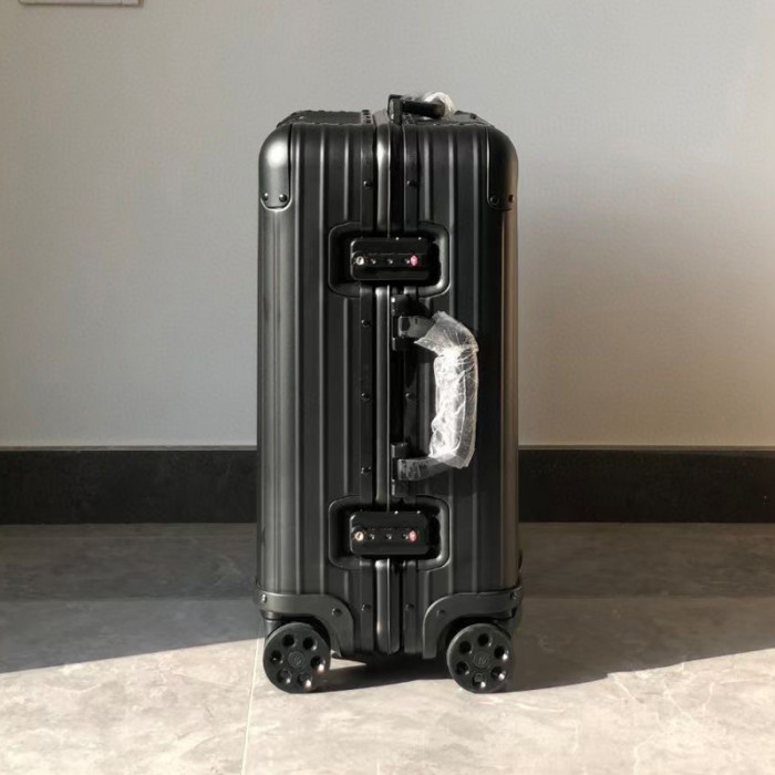 RIMOWA suitcase FZXLX001