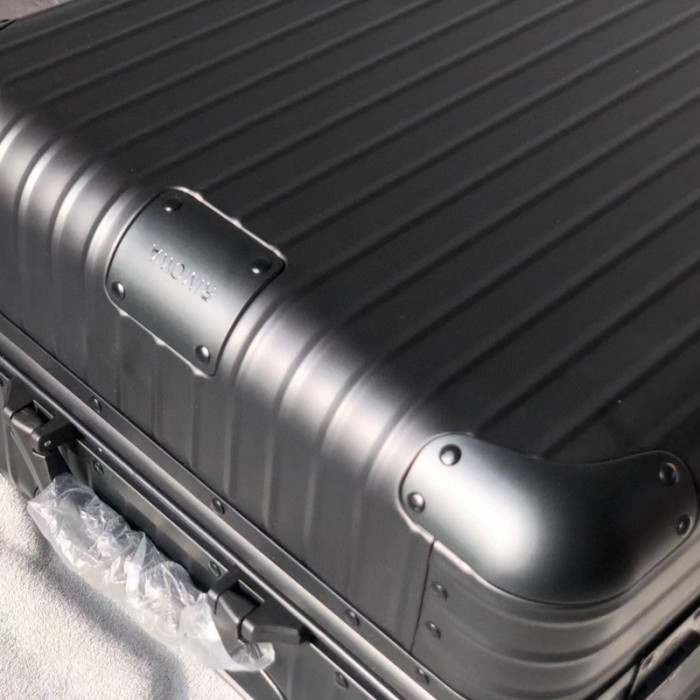 RIMOWA suitcase FZXLX001
