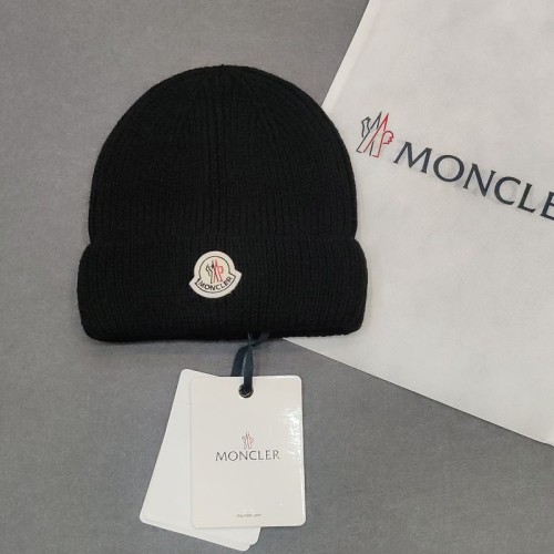 Moncler Wool Beanie Knitted Hat FZMZ153
