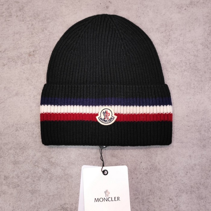 Moncler Wool Beanie Knitted Hat FZMZ157