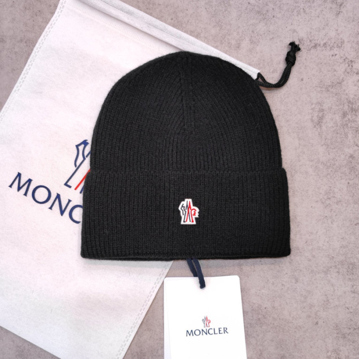 Moncler Beanie Knitted Hat FZMZ155