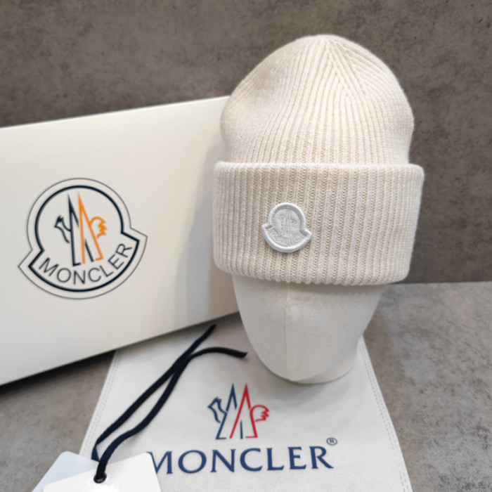 Moncler Wool Beanie Knitted Hat FZMZ171