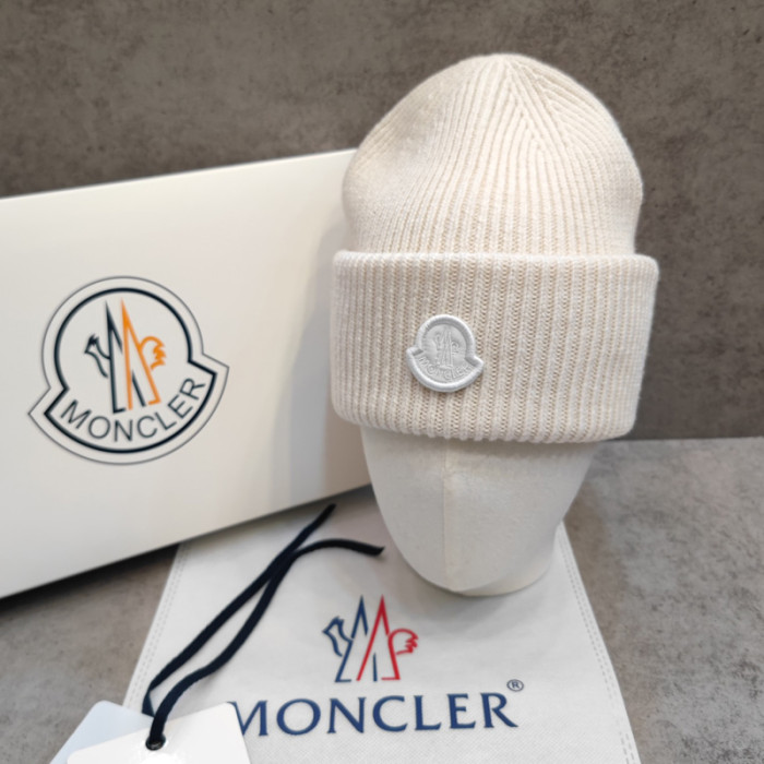 Moncler Wool Beanie Knitted Hat FZMZ171