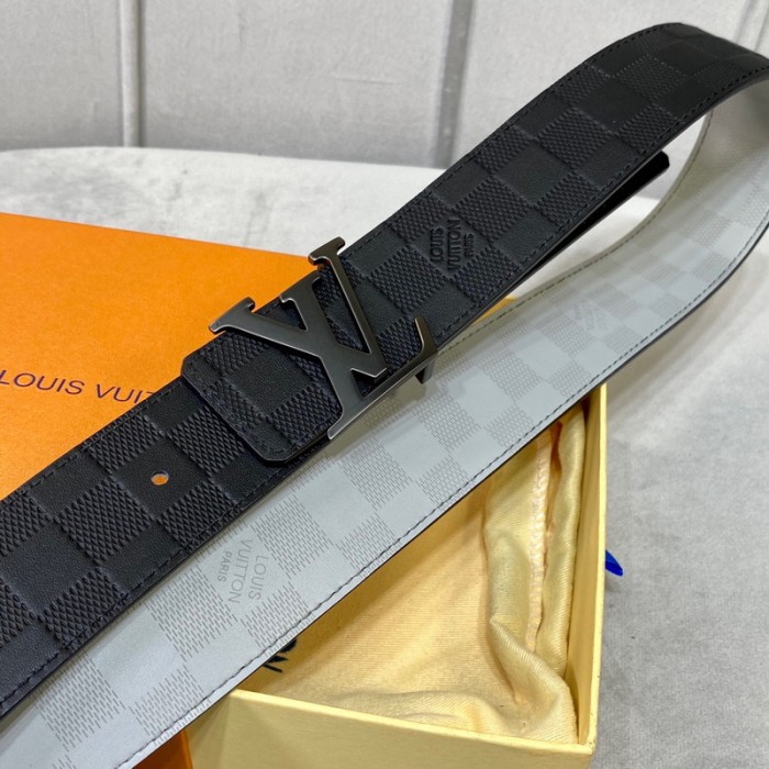 LV Damier INITIALES 40MM REVERSIBLE BELT FZYD147