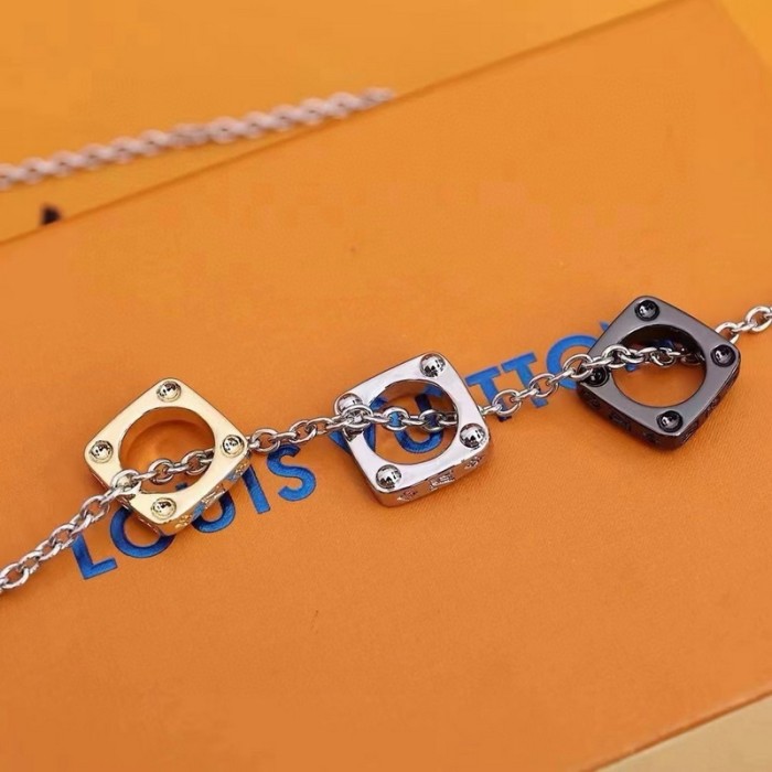 LV Monogram Bold necklace FZPJ035