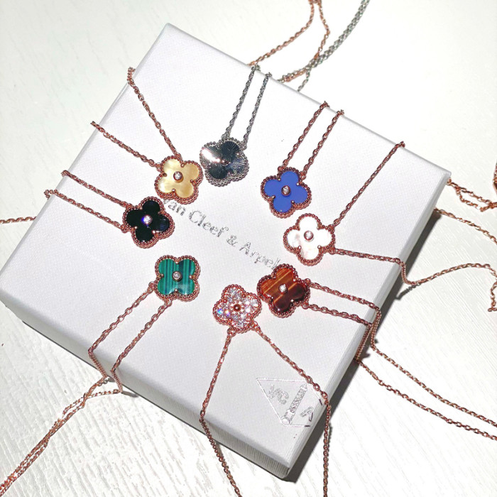 Van Cleef & Arpels Alhambra Necklace FZPJ053