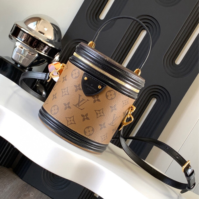 LV CANNES BAG 15*17*15CM FZBB123