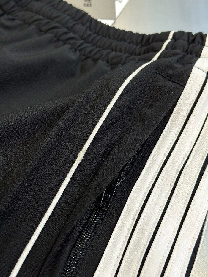 Balenciaga Loop Sports Icon Baggy Sweatpants FZKZ1372