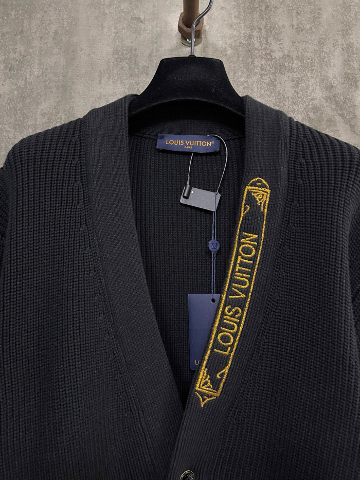 LV Monogram Cardigan FZMY537