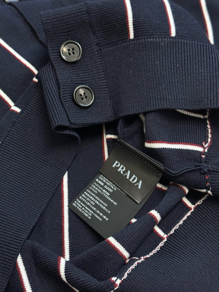 Prada Cardigan FZMY536