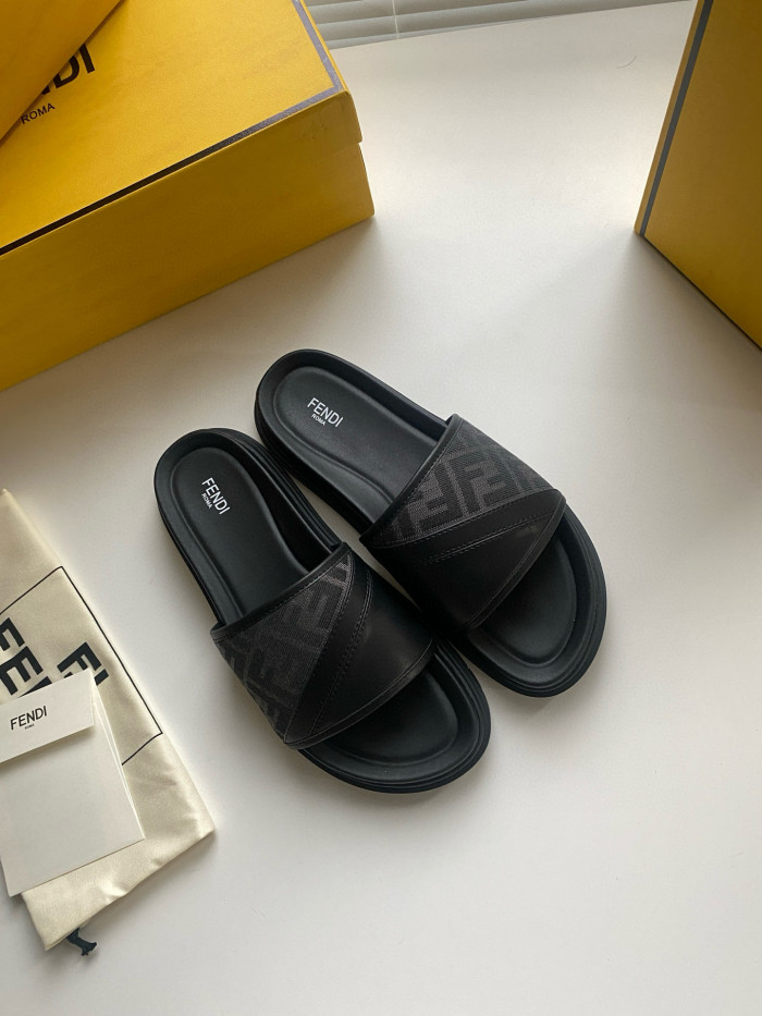 FENDI Diagonal Slipper FZXZ231