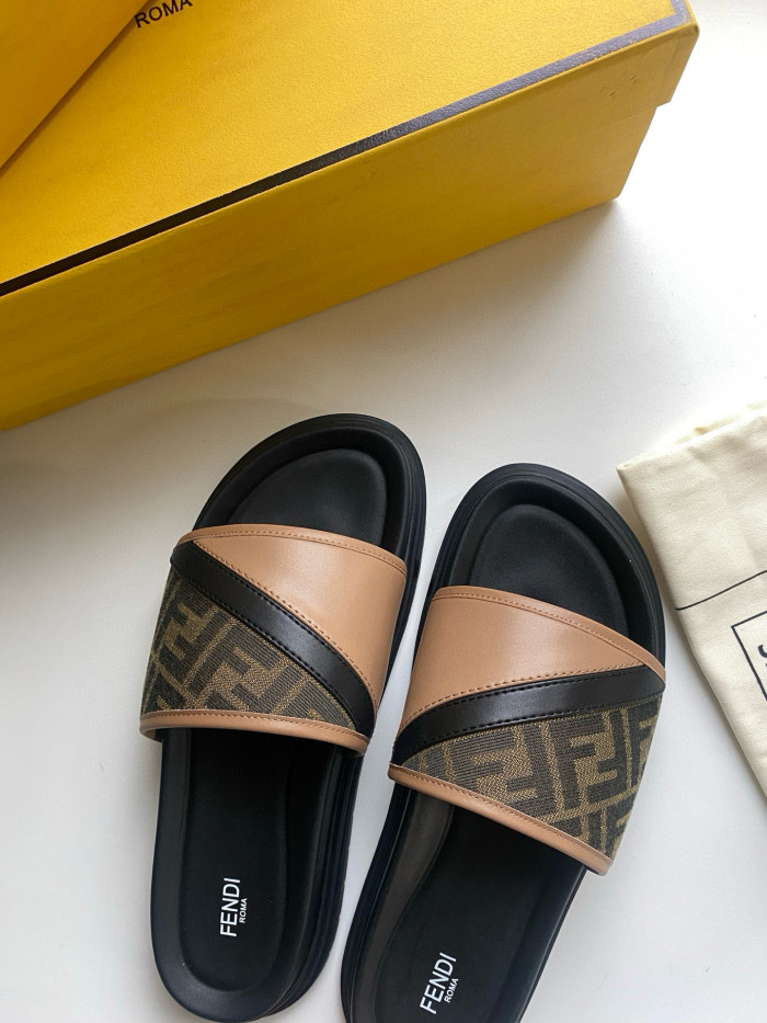 FENDI Diagonal Slipper FZXZ231