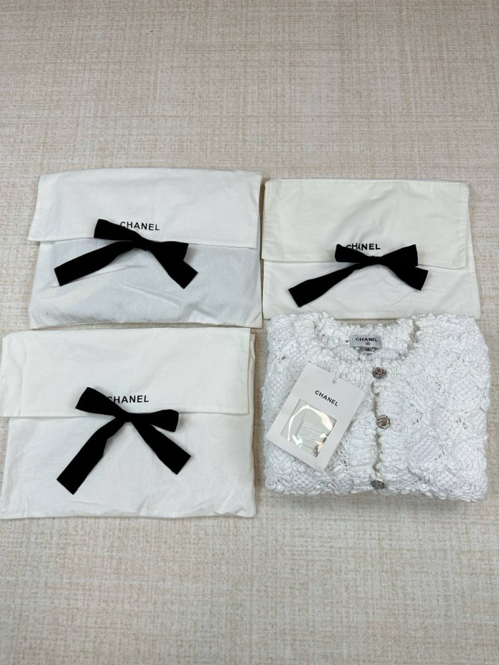 Chanel Cardigan FZMY568