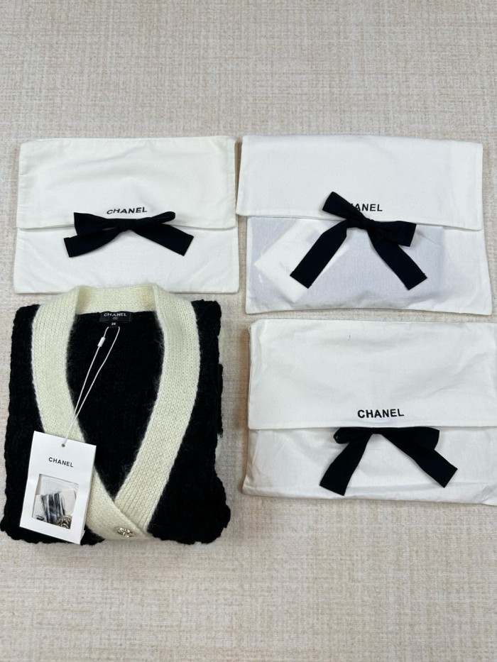 Chanel Cardigan FZMY574
