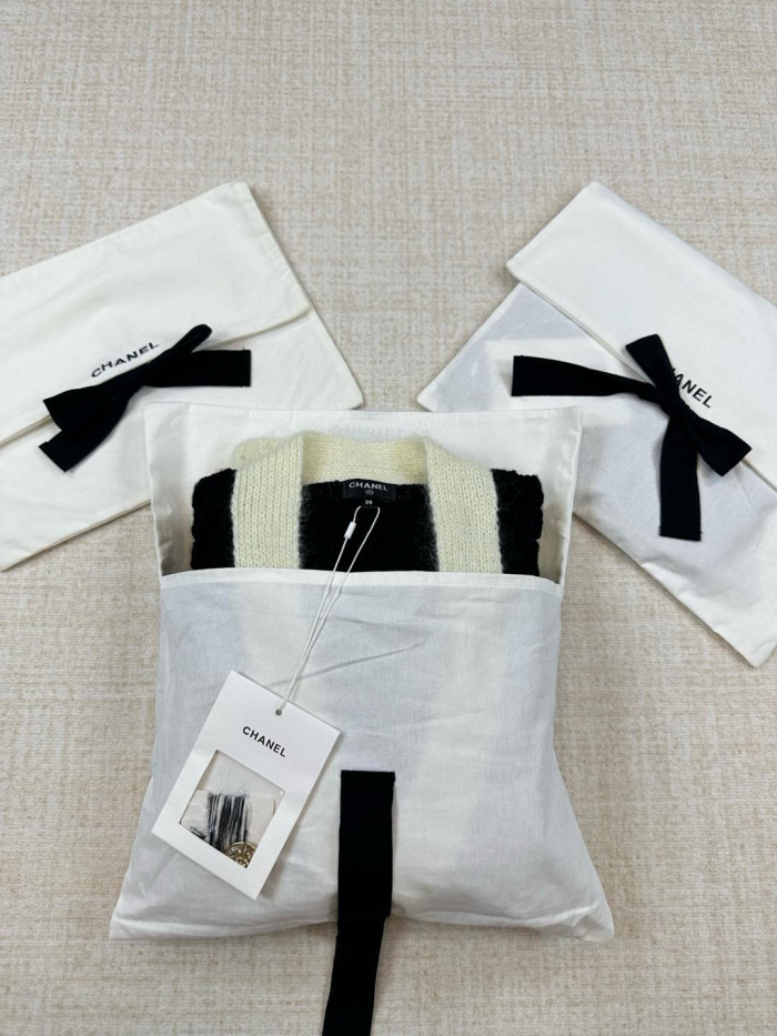 Chanel Cardigan FZMY574