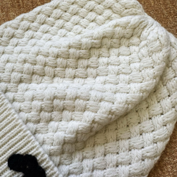 Chanel 25A coconeige Cashmere Knit Hat FZMZ272