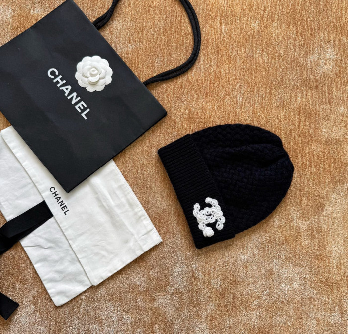 Chanel 25A coconeige Cashmere Knit Hat FZMZ272