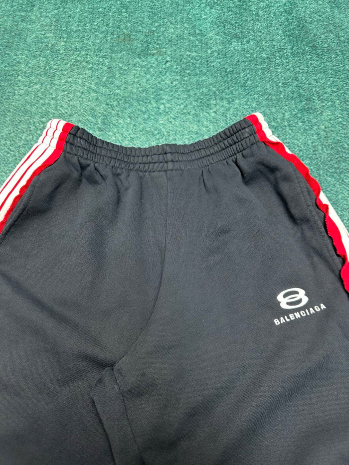 Balenciaga CUT-UP Sweatpants FZKZ1604