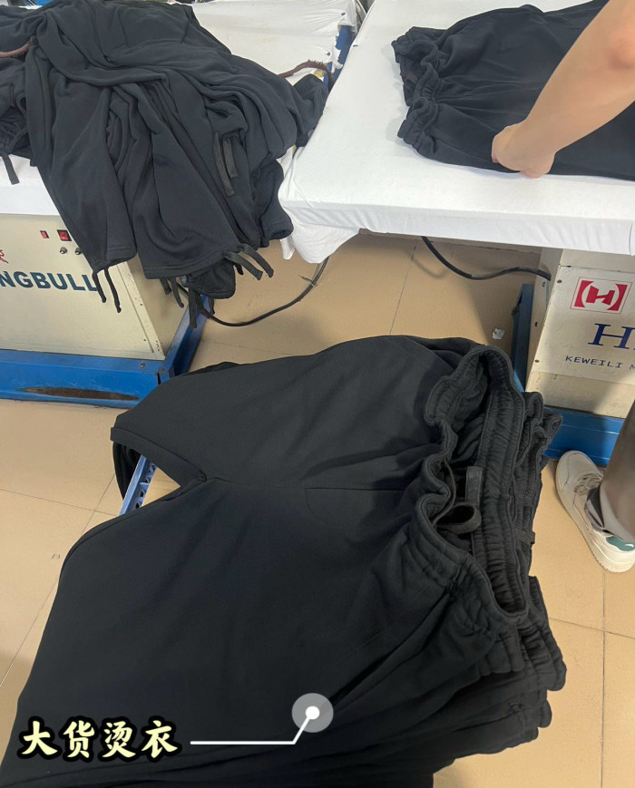 PRADA Pants FZKZ1645