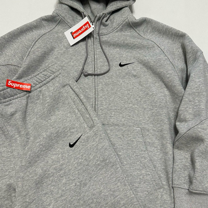 SUPREME X NIKE SWEATSHIRT FZWY1878