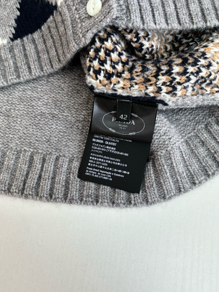 Prada Cardigan FZMY688