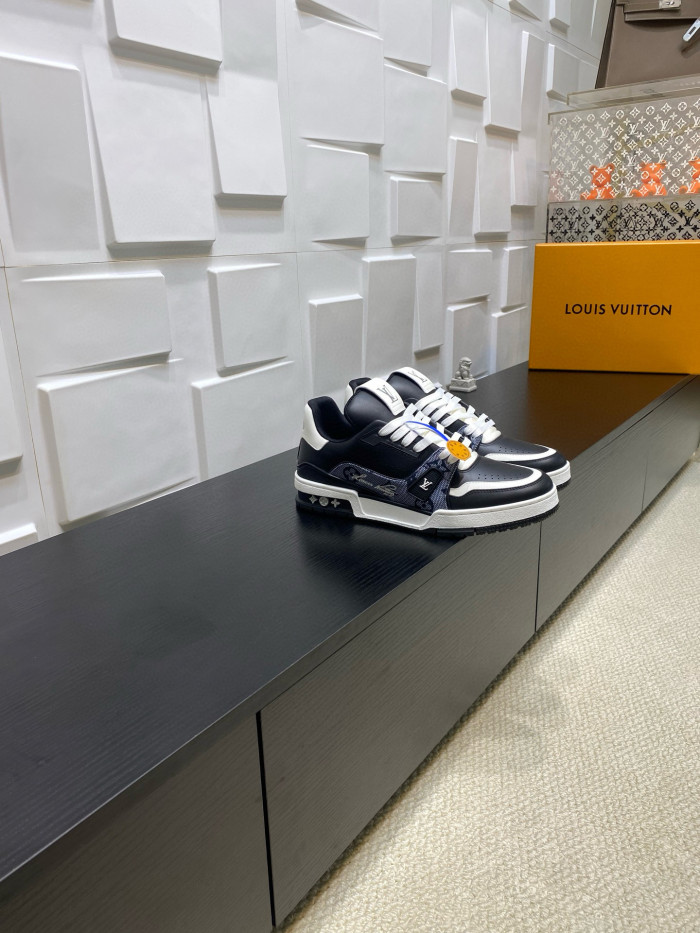 LV Monogram TRAINER Shoes FZXZ260