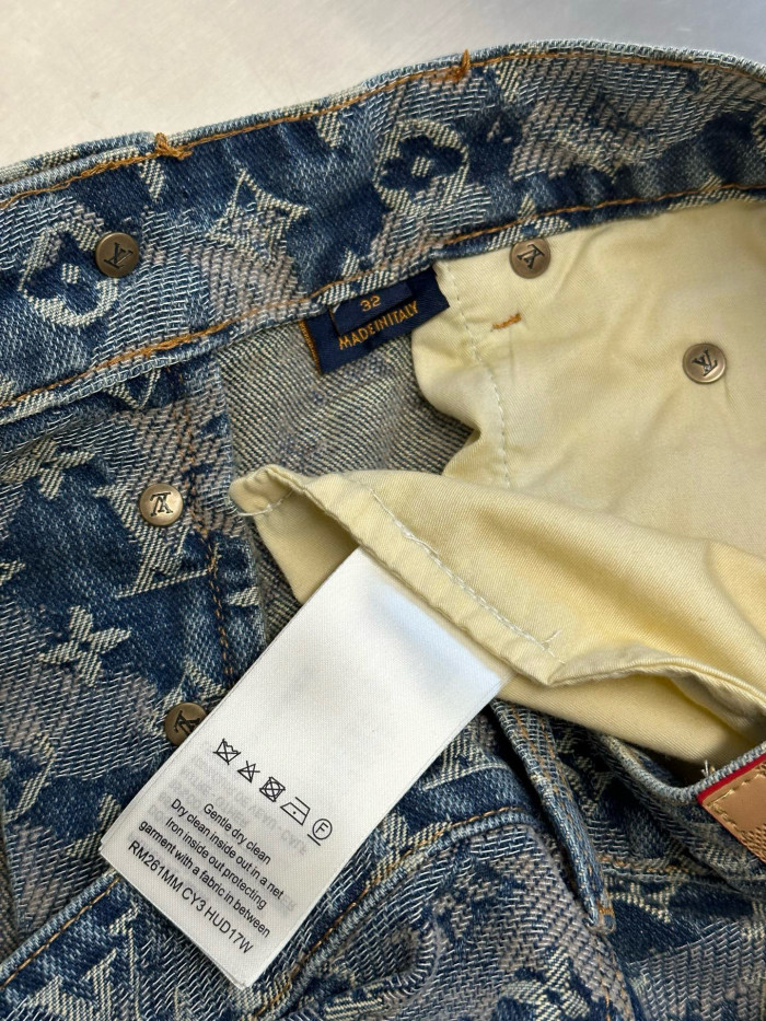 LV Foggy Monogram Jeans FZKZ1683