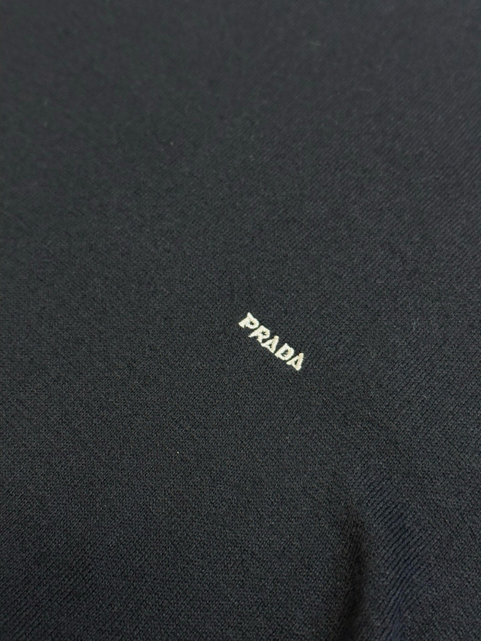 Prada Sweater FZMY782